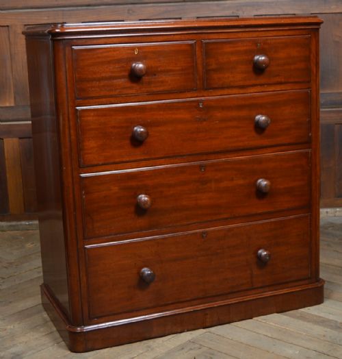 Victorian Mahogany Chest of Drawers