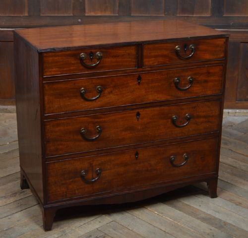 Georgian Mahogany Chest of Drawers