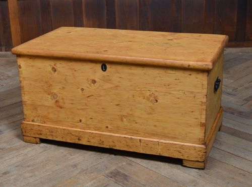 Victorian Pine Blanket / Storage Box
