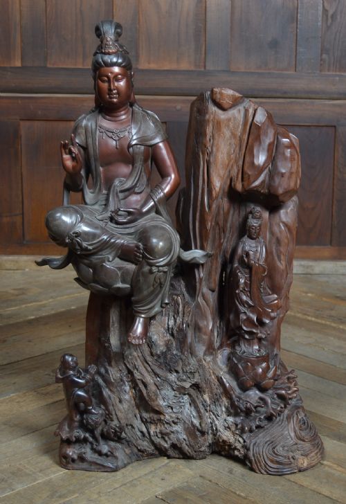Guanyin Bodhisattva Bronze with Root Wood Stand