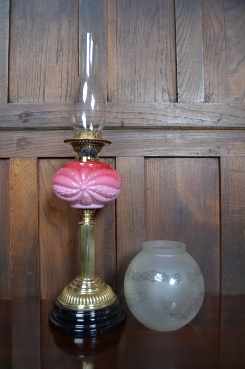PINK VICTORIAN BRASS OIL PARAFFIN LAMP - ADDITIONAL PHOTO 6