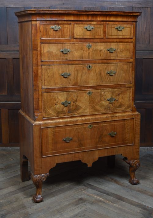 GEORGIAN WALNUT CHEST ON STAND