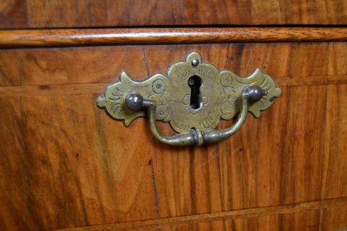 GEORGIAN WALNUT CHEST ON STAND - ADDITIONAL PHOTO 1