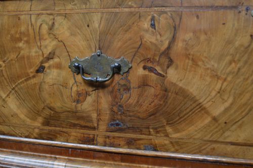 GEORGIAN WALNUT CHEST ON STAND - ADDITIONAL PHOTO 5