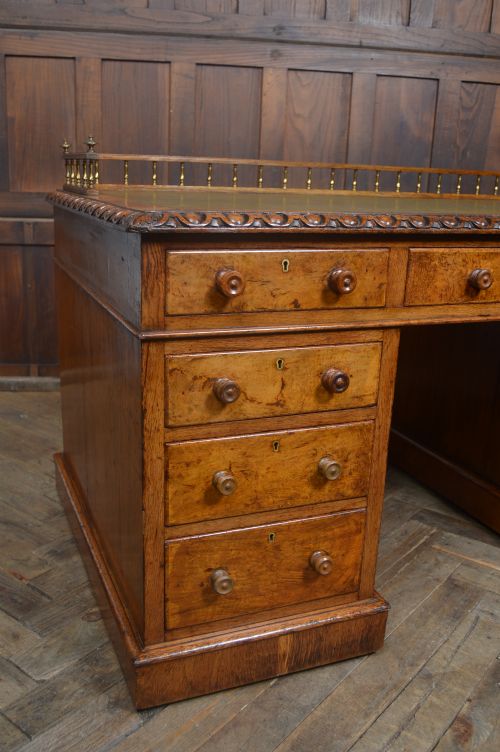 VICTORIAN OAK PEDESTAL WRITING DESK - ADDITIONAL PHOTO 1