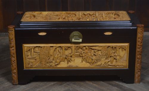CHINESE CAMPHOR WOOD CARVED STORAGE BLANKET BOX - ADDITIONAL PHOTO 2