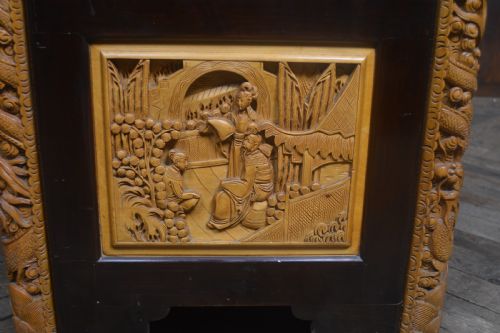 CHINESE CAMPHOR WOOD CARVED STORAGE BLANKET BOX - ADDITIONAL PHOTO 16