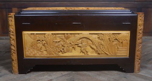 CHINESE CAMPHOR WOOD CARVED STORAGE BLANKET BOX - ADDITIONAL PHOTO 18