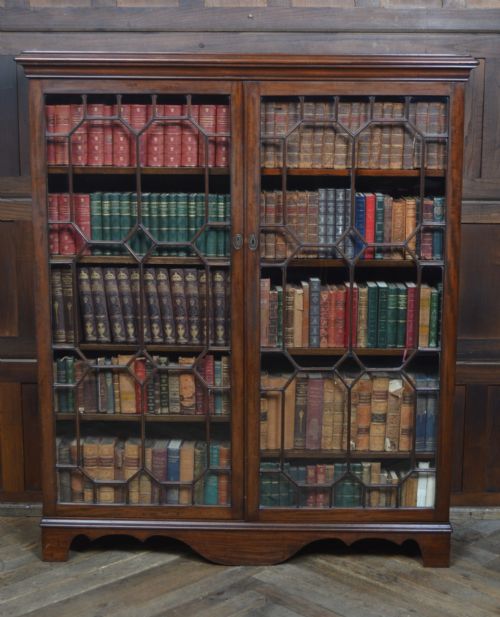 Mahogany Bookcase / Display Cabinet