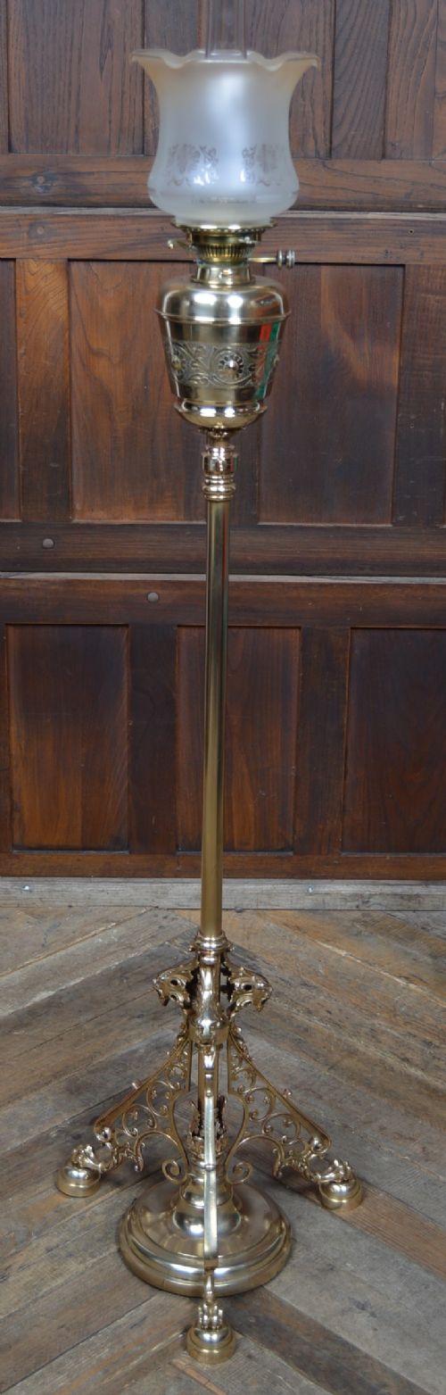 Victorian Paraffin / Oil Lamp 