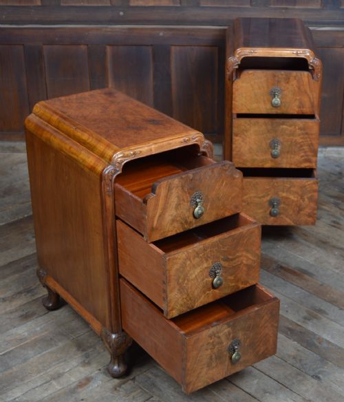 PAIR OF WALNUT BEDSIDE DRAWERS - ADDITIONAL PHOTO 9