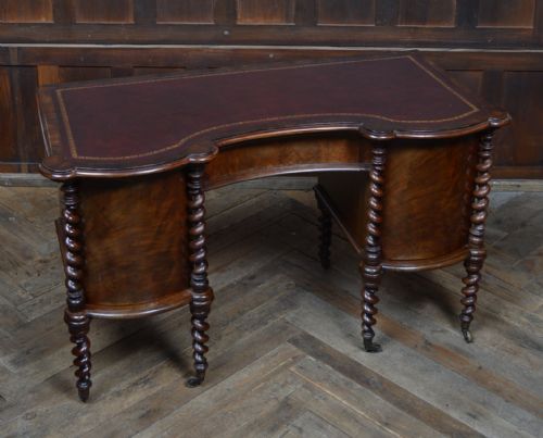VICTORIAN MAHOGANY KNEE HOLE DESK - ADDITIONAL PHOTO 3