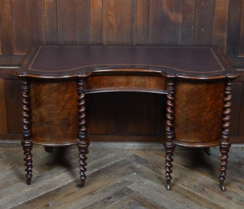 VICTORIAN MAHOGANY KNEE HOLE DESK - ADDITIONAL PHOTO 4
