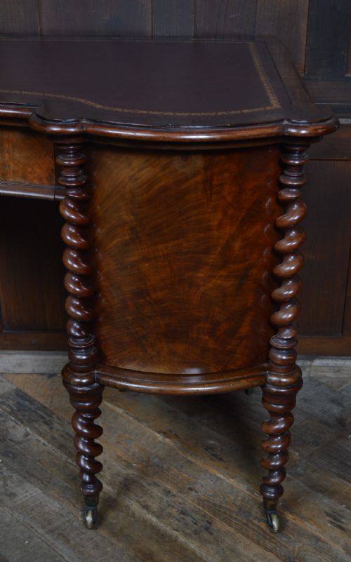 VICTORIAN MAHOGANY KNEE HOLE DESK - ADDITIONAL PHOTO 6