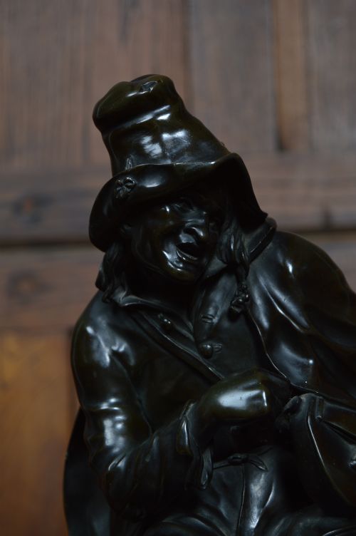 VICTORIAN BRONZE MALE FIGURE PLAYING A HURDY GURDY - ADDITIONAL PHOTO 2