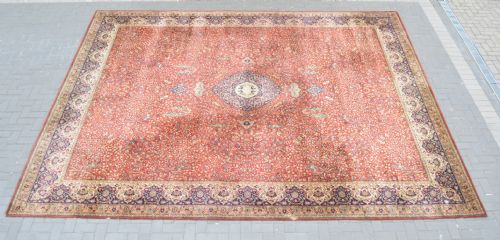 vintage machine made rug - CATEGORY: ANTIQUE RUGS - DATED 1920