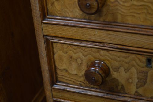 PAIR OF VICTORIAN HUNGARIAN ASH BEDSIDE DRAWERS - ADDITIONAL PHOTO 7