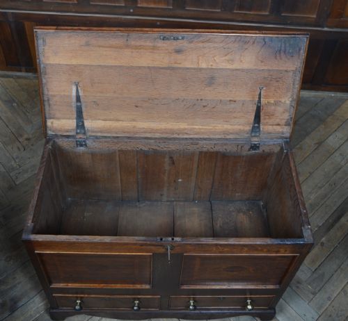 GEORGIAN OAK MULE CHEST - ADDITIONAL PHOTO 11