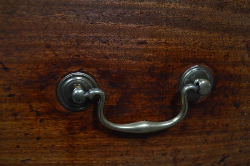GEORGIAN 2 OVER 3 CHEST OF DRAWERS - ADDITIONAL PHOTO 3