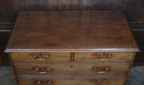GEORGIAN 2 OVER 3 CHEST OF DRAWERS - ADDITIONAL PHOTO 4