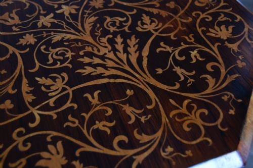 VICTORIAN HEXAGONAL TRIPOD TABLE - ADDITIONAL PHOTO 6