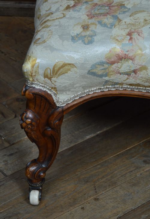 VICTORIAN WALNUT CENTRE STOOL - ADDITIONAL PHOTO 3