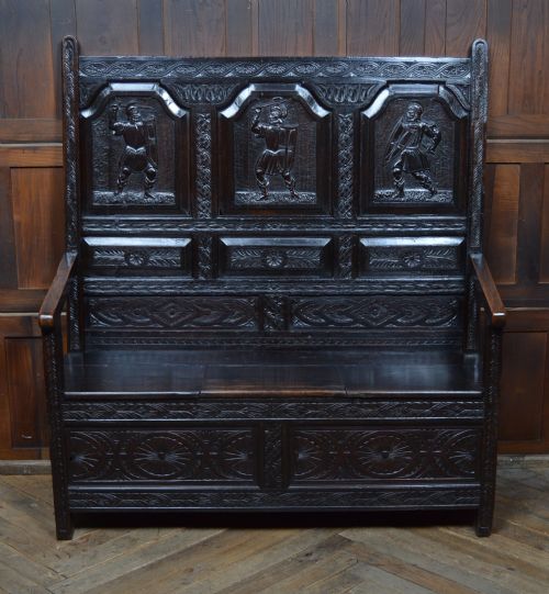 18TH CENTURY OAK HALL SEAT SETTLE - ADDITIONAL PHOTO 1