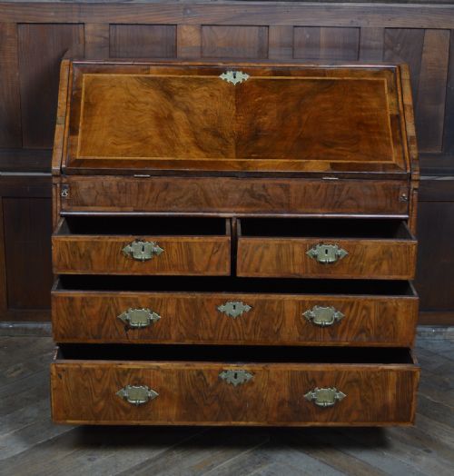 GEORGIAN WALNUT WRITING BUREAU - ADDITIONAL PHOTO 4