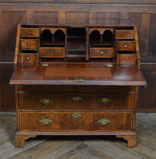 GEORGIAN WALNUT WRITING BUREAU - ADDITIONAL PHOTO 8
