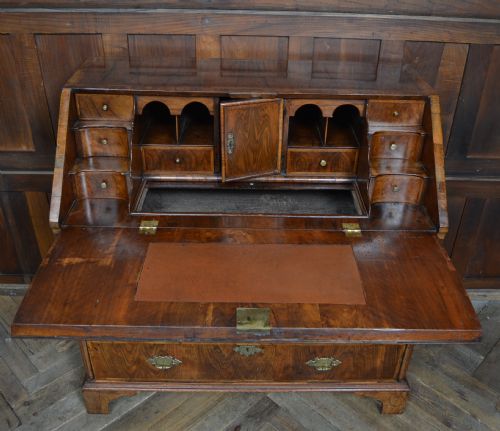 GEORGIAN WALNUT WRITING BUREAU - ADDITIONAL PHOTO 10