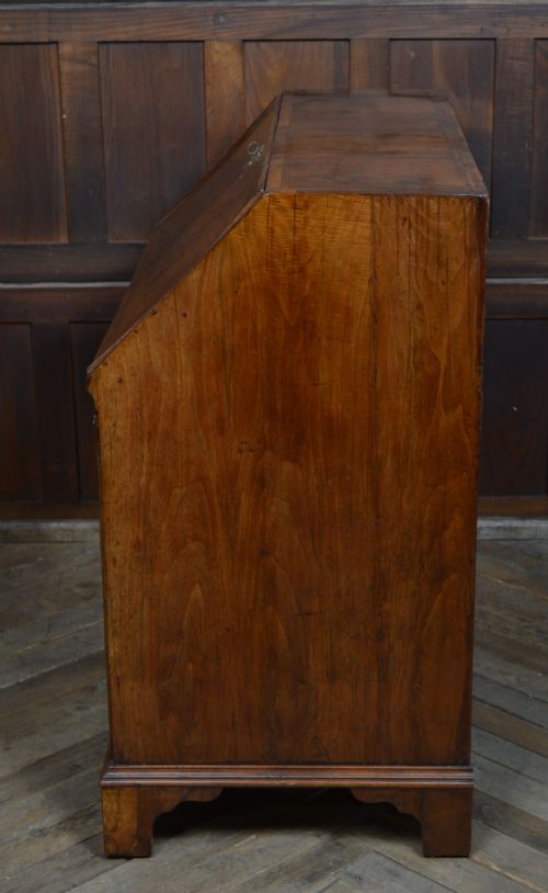 GEORGIAN WALNUT WRITING BUREAU - ADDITIONAL PHOTO 16