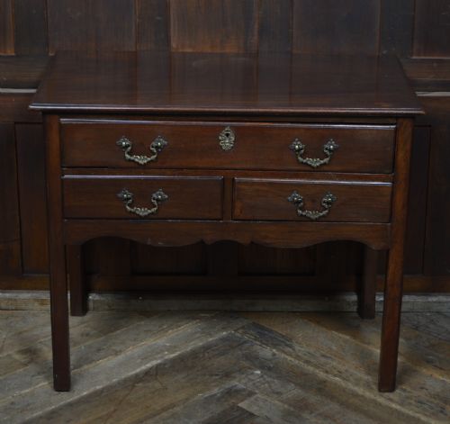 GEORGIAN MAHOGANY LOWBOY - ADDITIONAL PHOTO 2
