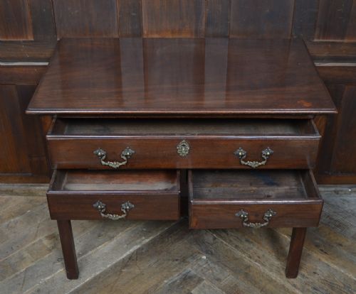 GEORGIAN MAHOGANY LOWBOY - ADDITIONAL PHOTO 5