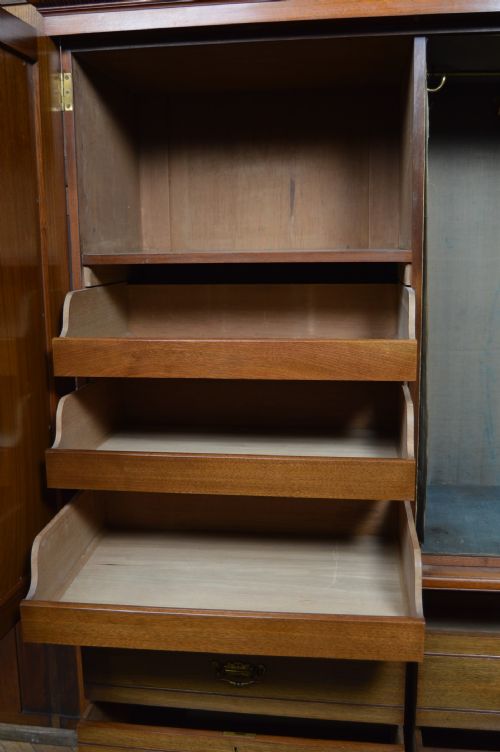 EDWARDIAN WALNUT LINEN PRESS - ADDITIONAL PHOTO 7