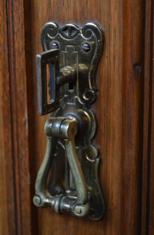 EDWARDIAN WALNUT LINEN PRESS - ADDITIONAL PHOTO 11