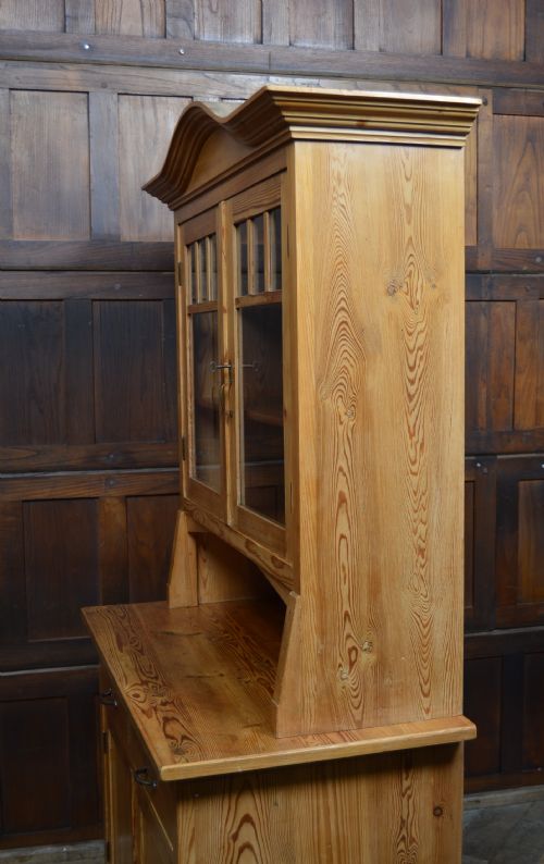 EDWARDIAN CONTINENTAL PINE DRESSER - ADDITIONAL PHOTO 12