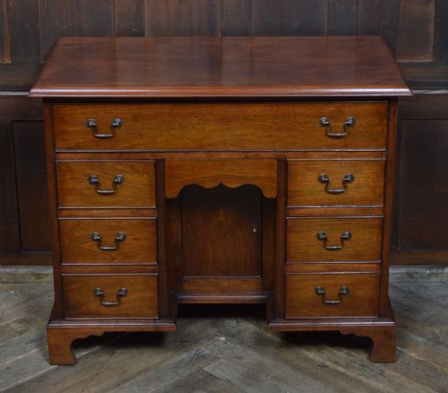 EDWARDIAN MAHOGANY KNEE HOLE DESK - ADDITIONAL PHOTO 1