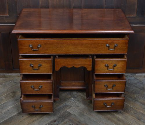 EDWARDIAN MAHOGANY KNEE HOLE DESK - ADDITIONAL PHOTO 4