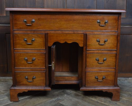 EDWARDIAN MAHOGANY KNEE HOLE DESK - ADDITIONAL PHOTO 5