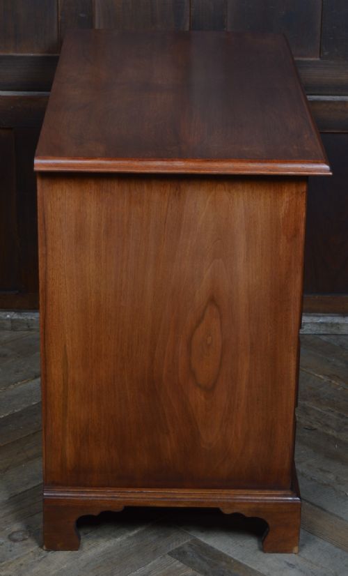 EDWARDIAN MAHOGANY KNEE HOLE DESK - ADDITIONAL PHOTO 8