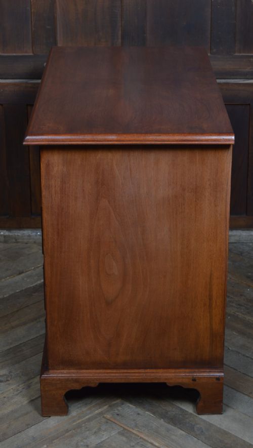 EDWARDIAN MAHOGANY KNEE HOLE DESK - ADDITIONAL PHOTO 10