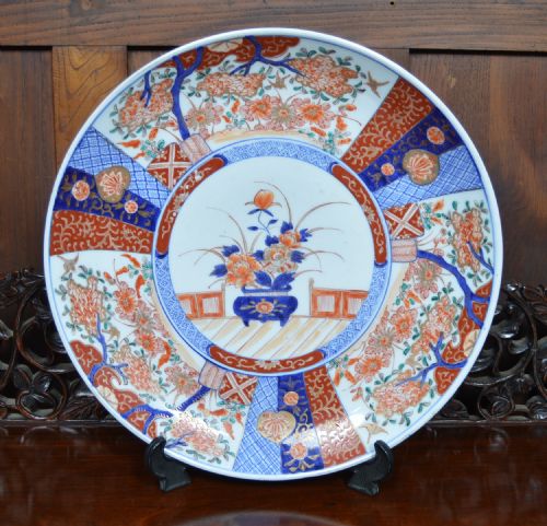 hand painted japanese amari charger - CATEGORY: ANTIQUE CERAMICS - DATED 19TH CENTURY
