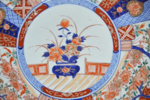 HAND PAINTED JAPANESE AMARI CHARGER - ADDITIONAL PHOTO 1