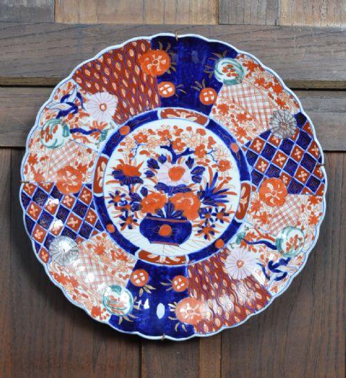 hand painted japanese amari plate - CATEGORY: ANTIQUE PLATES - DATED 19TH CENTURY