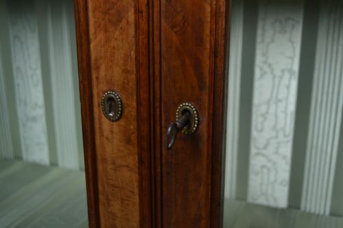 FRENCH WALNUT BOOKCASE DISPLAY CABINET - ADDITIONAL PHOTO 3