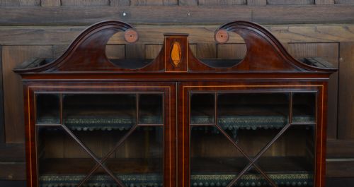 GEORGIAN MAHOGANY BOOKCASE - ADDITIONAL PHOTO 3