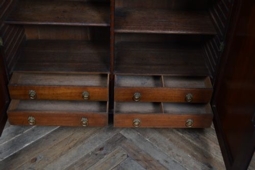 GEORGIAN MAHOGANY BOOKCASE - ADDITIONAL PHOTO 10