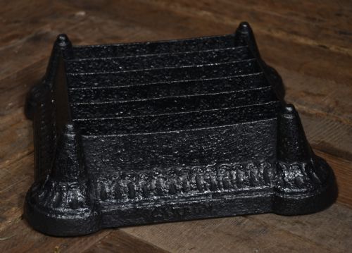 PAIR OF CAST IRON CARRON BOOT SCRAPERS - ADDITIONAL PHOTO 3