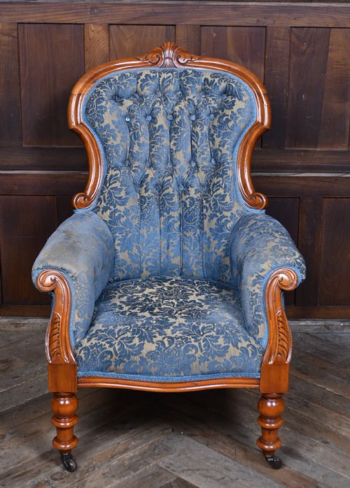 VICTORIAN MAHOGANY ARMCHAIR