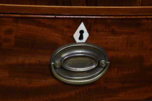MAHOGANY BOWFRONT CHEST OF DRAWERS - ADDITIONAL PHOTO 2